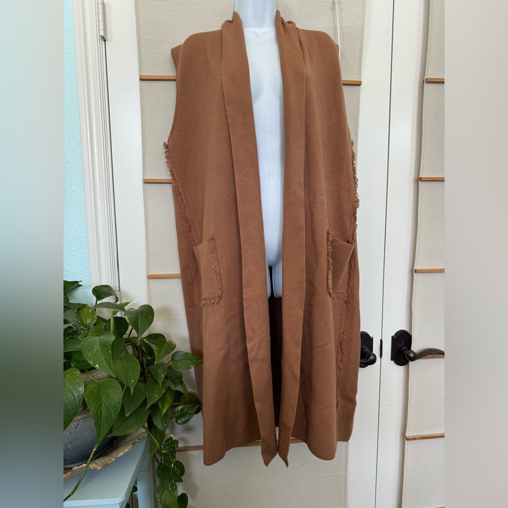 NWT Tahari sleeveless brown overcoat size XL